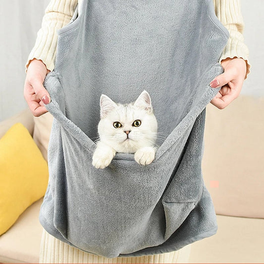 Pet Carrier Apron with Front Pouch – Soft Fleece Cat Holding Apron for Grooming, Bathing, Nail Trimming & Bonding, Hands-Free Small Pet Carrier